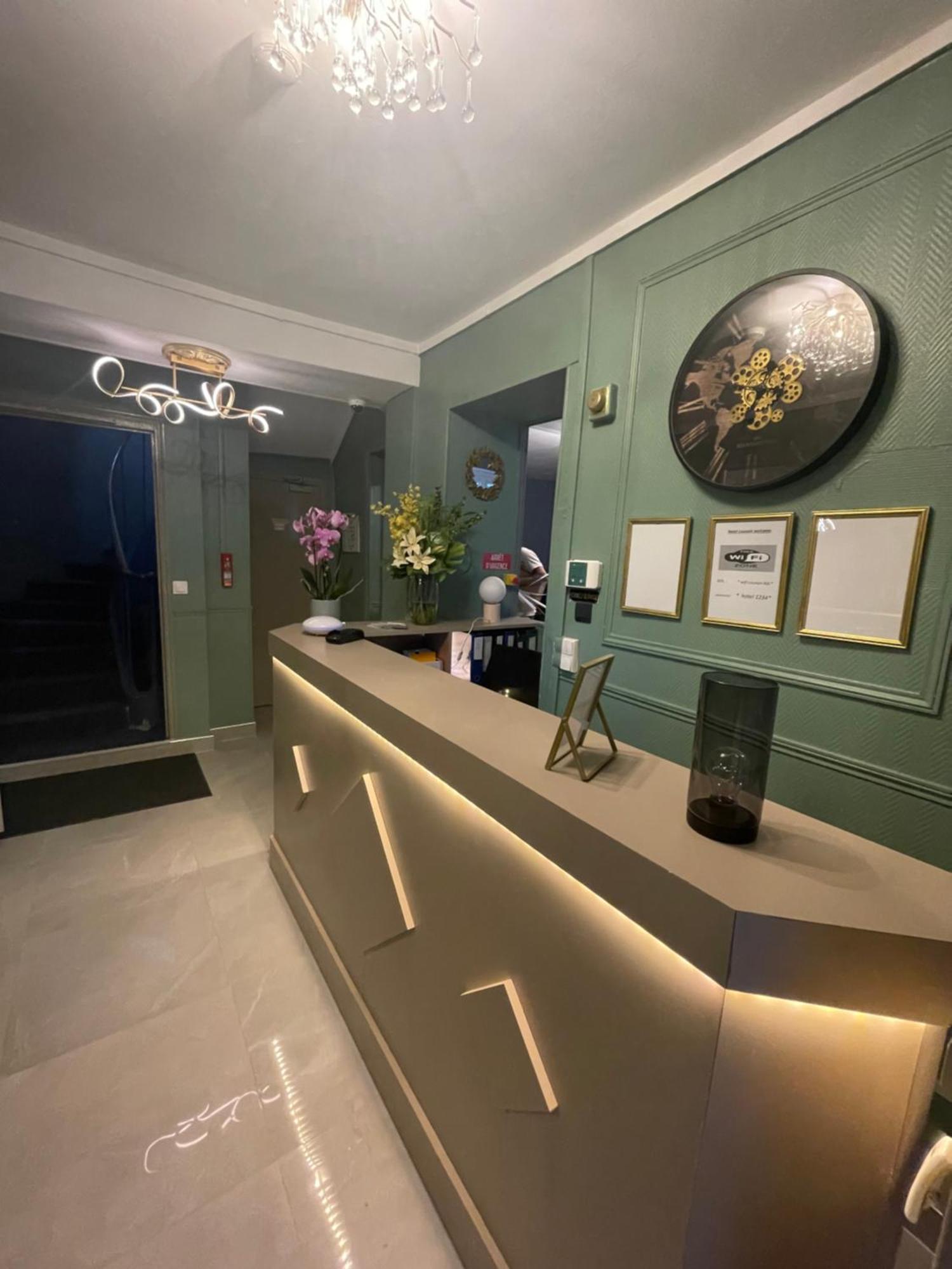 Hotel Louvain Paris Exterior photo