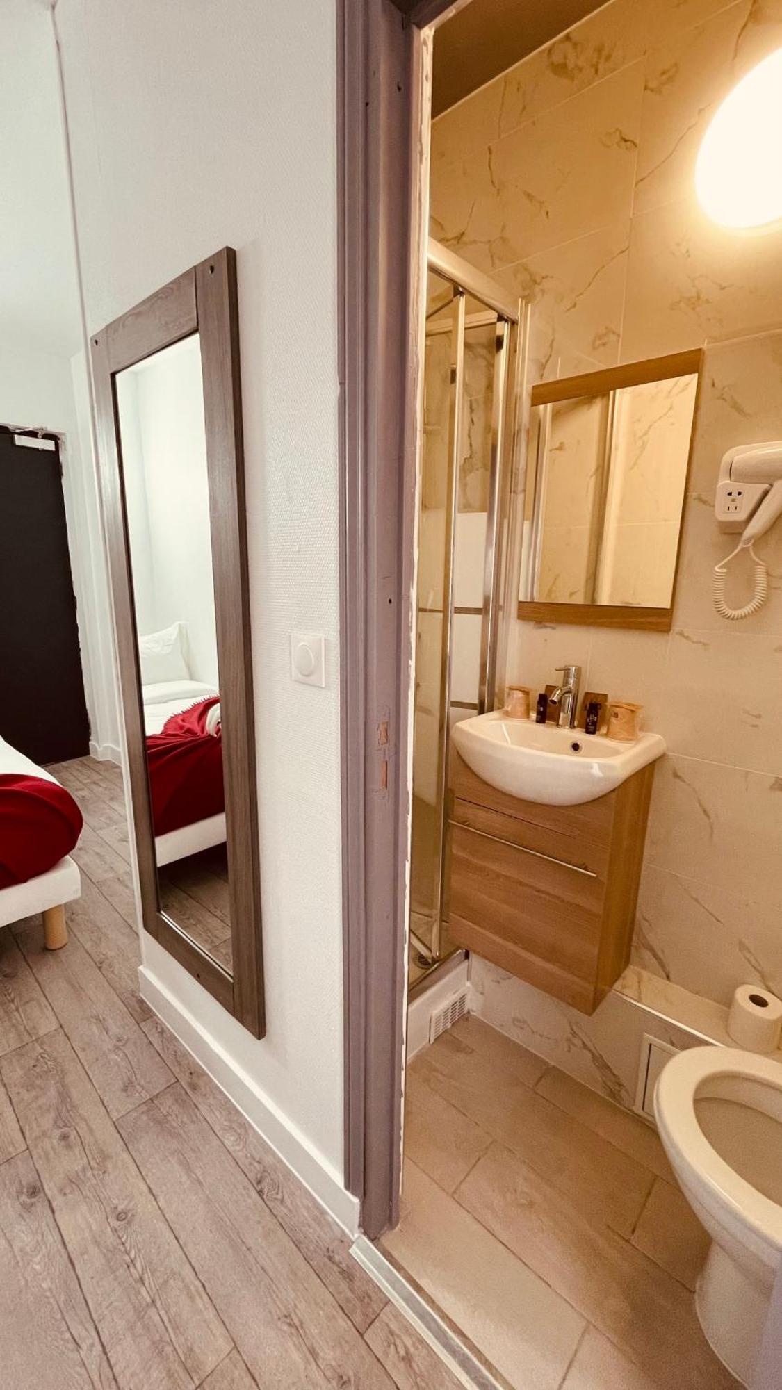 Hotel Louvain Paris Exterior photo